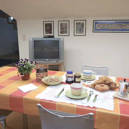 Casavellino: Il Tuo Spazio Moderno In Centro Apartment *