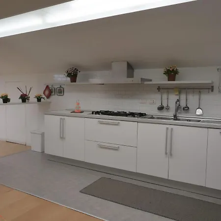 Appartement Casavellino: Il Tuo Spazio Moderno In Centro